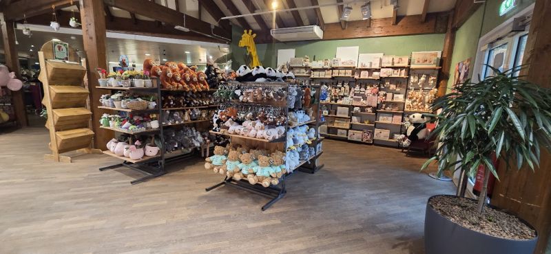 Bestand:Shop&Smile Knuffels.jpg